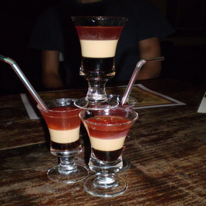 Shot B52 – efektowny drink warstwowy krok po kroku
